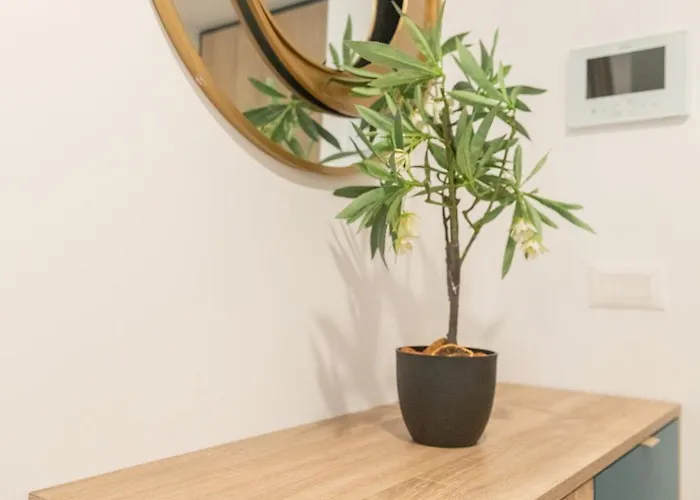 Апартаменты Hils Pallady 14 *