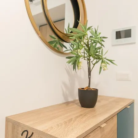 Apartament Hils Pallady 14 *