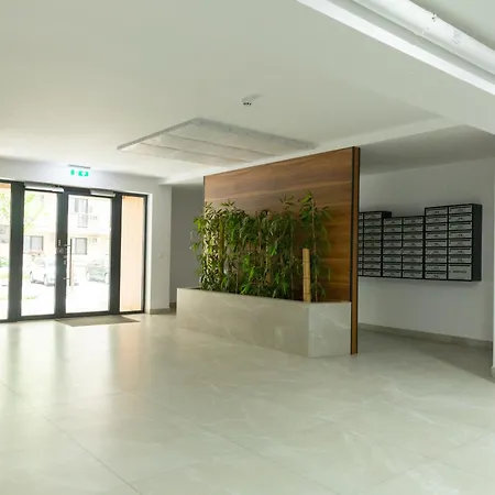 Hils Pallady 14 Apartament