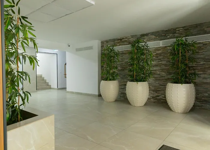 Апартаменти Hils Pallady 14 Бухарест