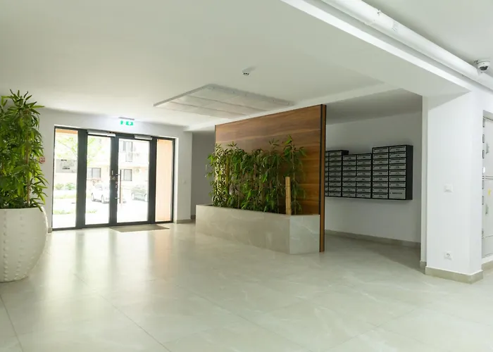 Hils Pallady 14 Апартаменти